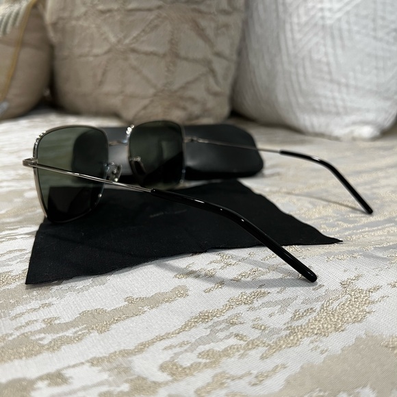 Saint Laurent Metalframe Aviator Sunglasses 🖤 - Picture 8 of 9